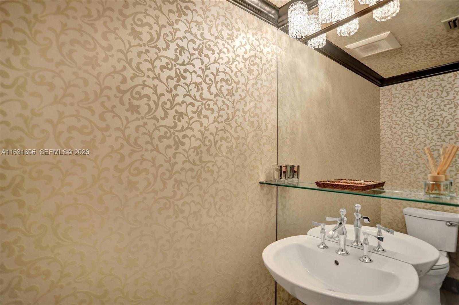 21050 Point Pl # 403