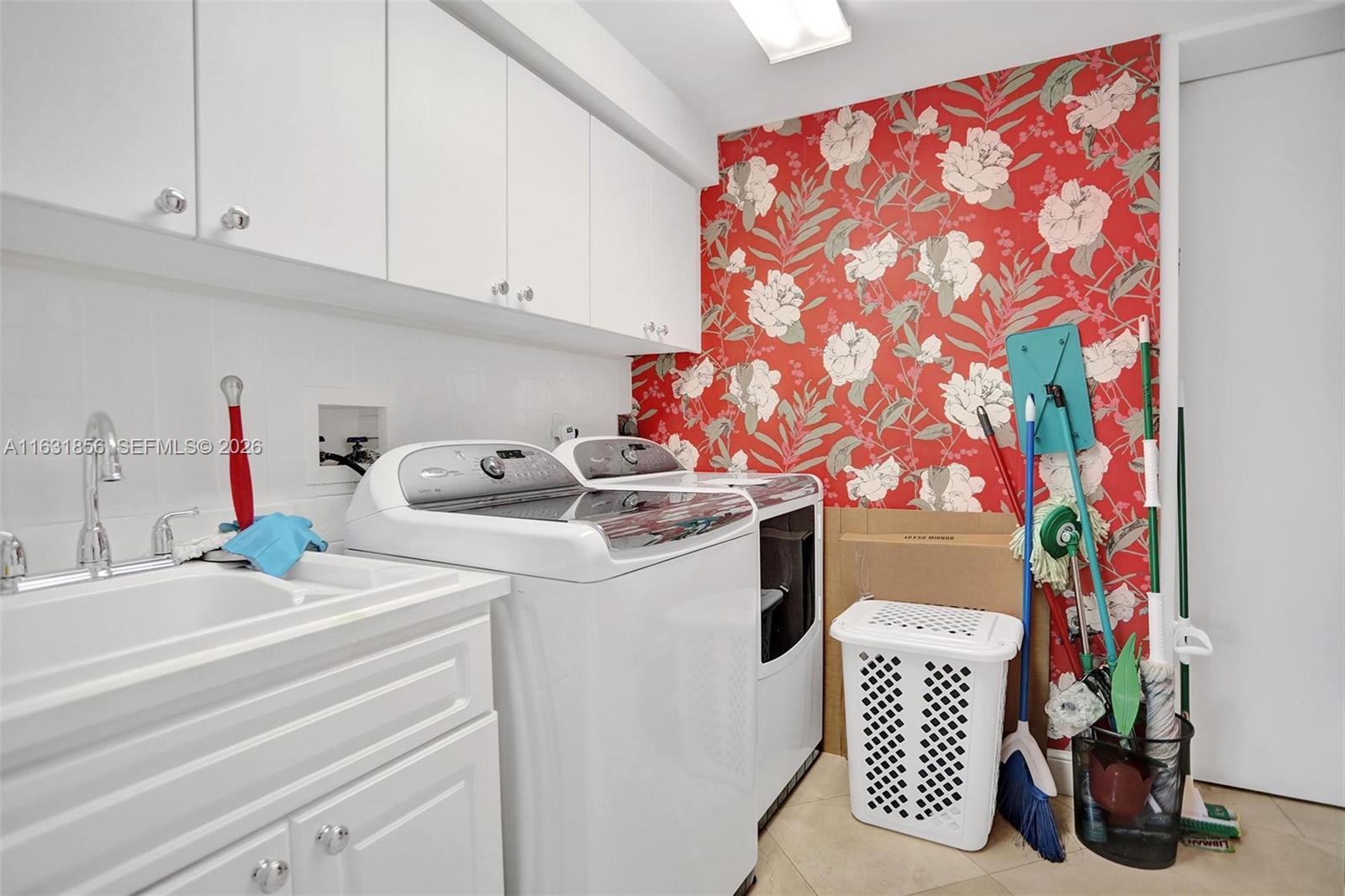 21050 Point Pl # 403