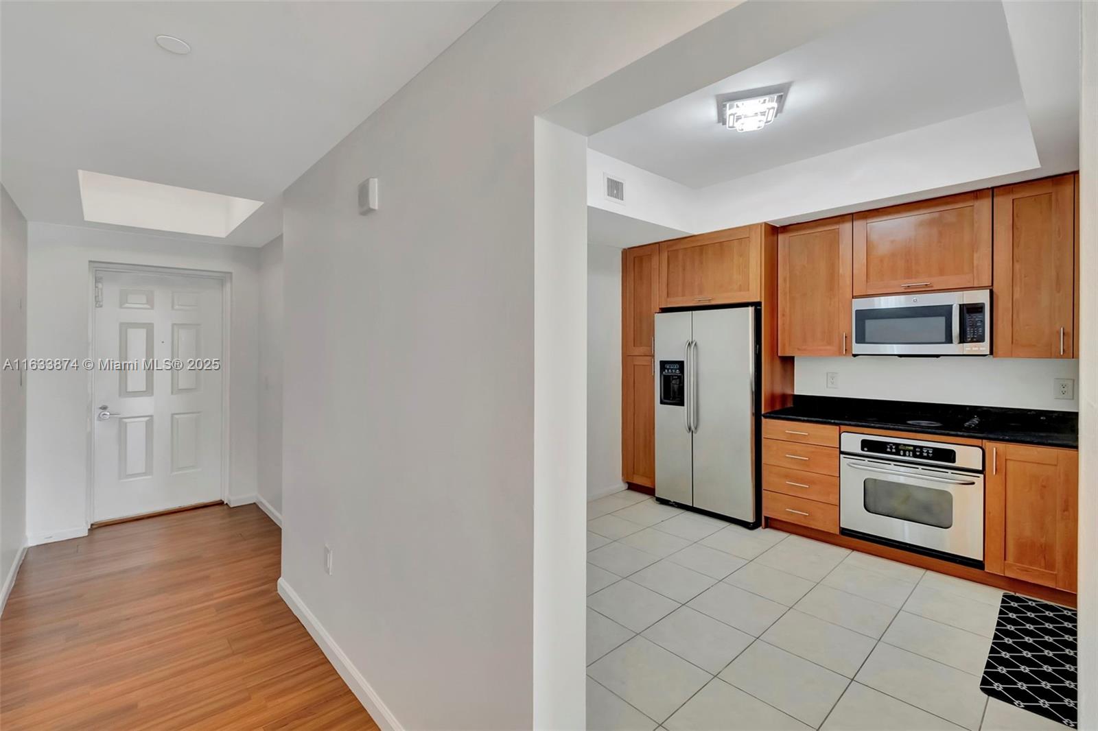 3340 NE 190th St # 1102