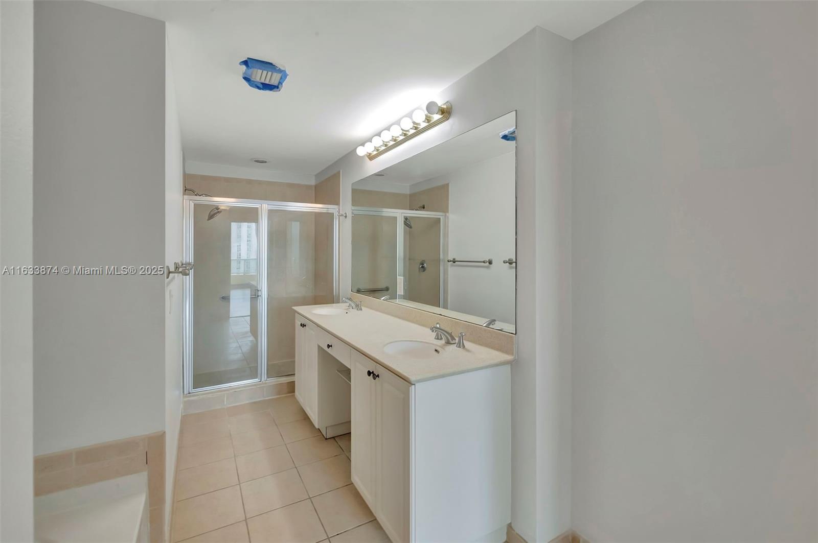 3340 NE 190th St # 1102