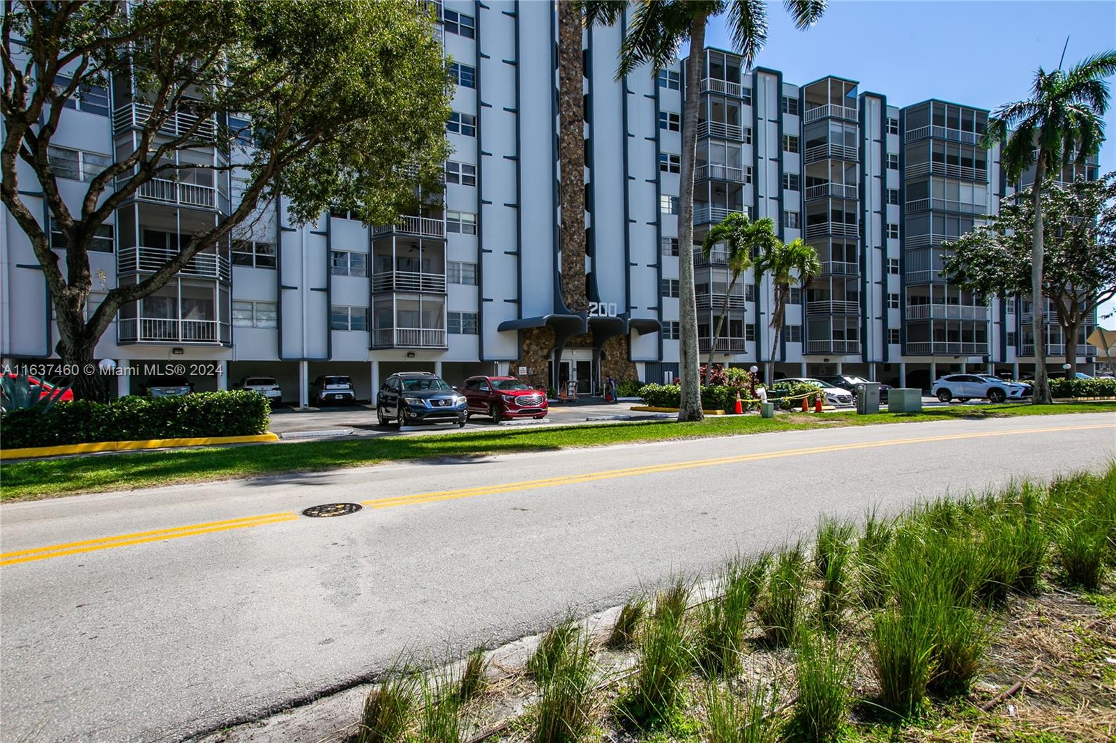 200 Diplomat Pkwy # 325