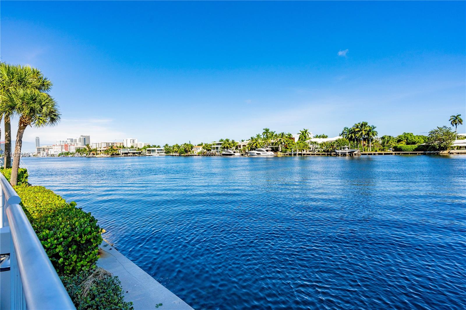 20201 E Country Club Dr # 405