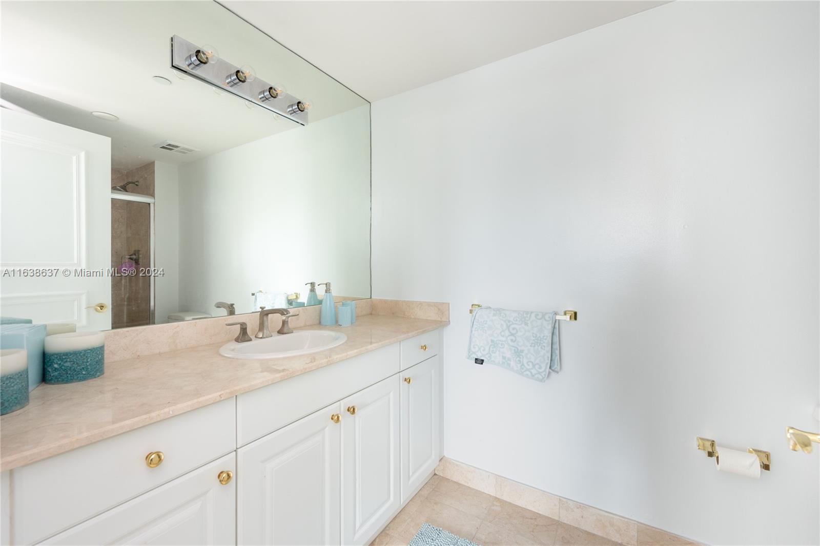 20201 E Country Club Dr # 405