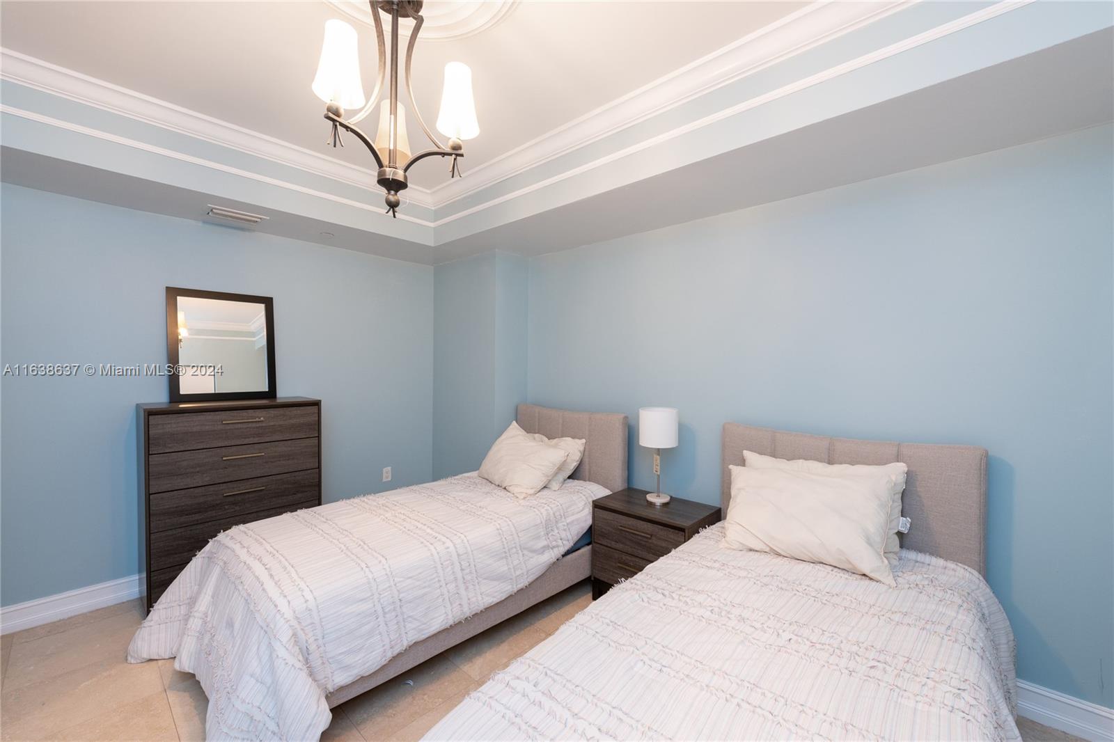 20201 E Country Club Dr # 405