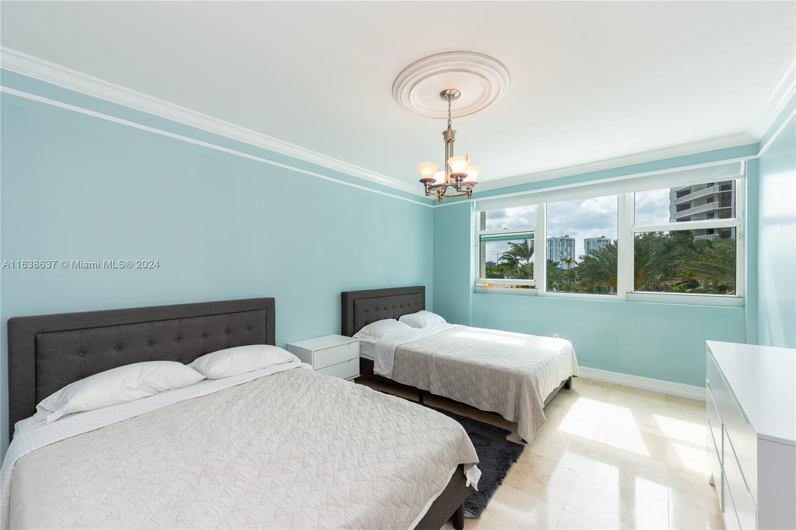 20201 E Country Club Dr # 405