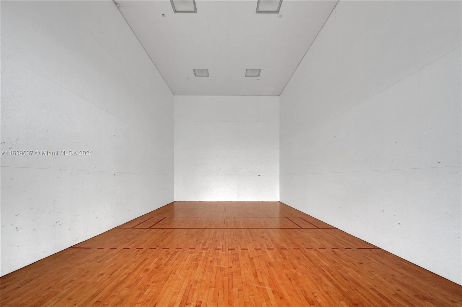 20201 E Country Club Dr # 405