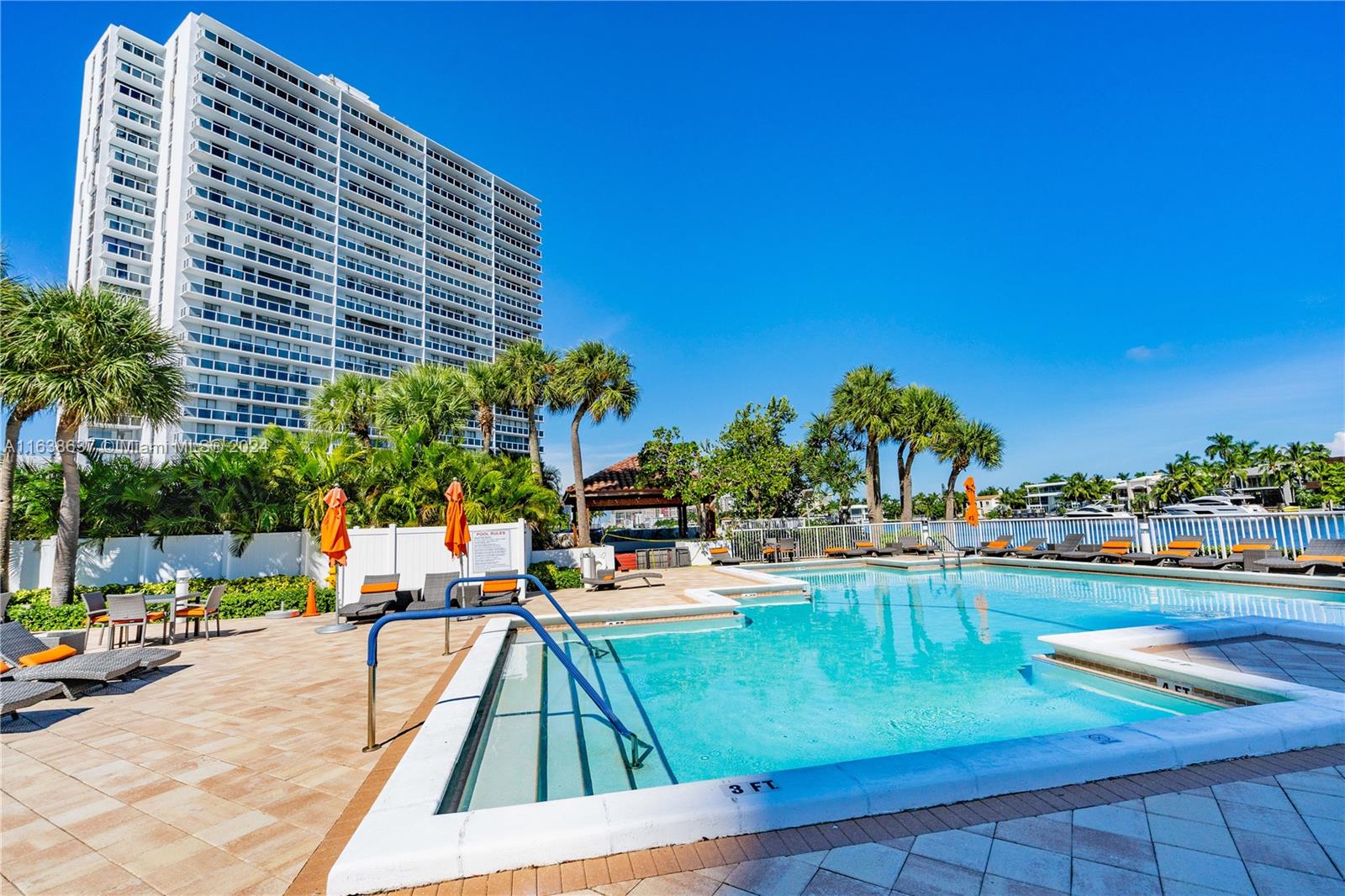 20201 E Country Club Dr # 405