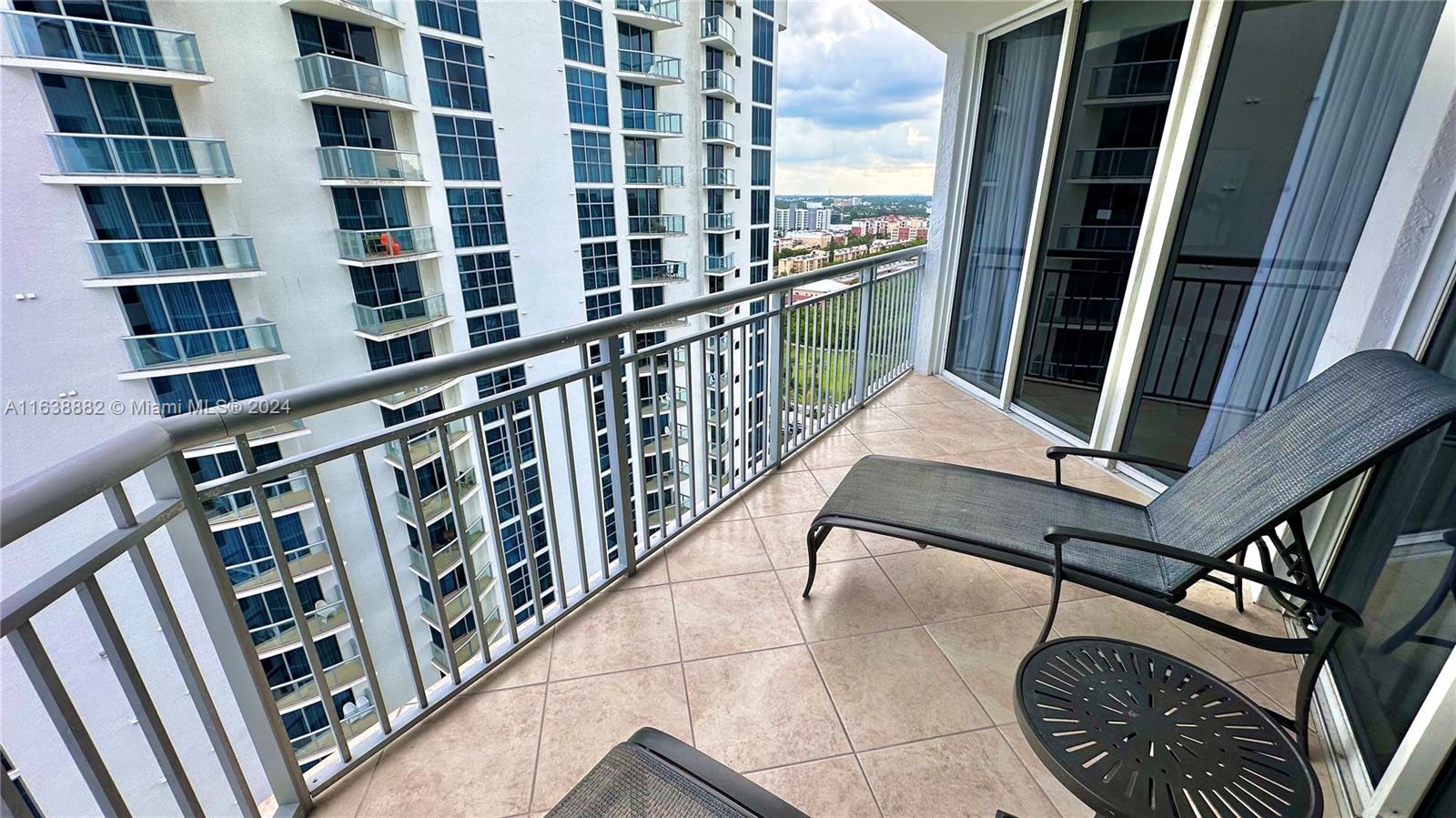 17375 Collins Ave # 2003