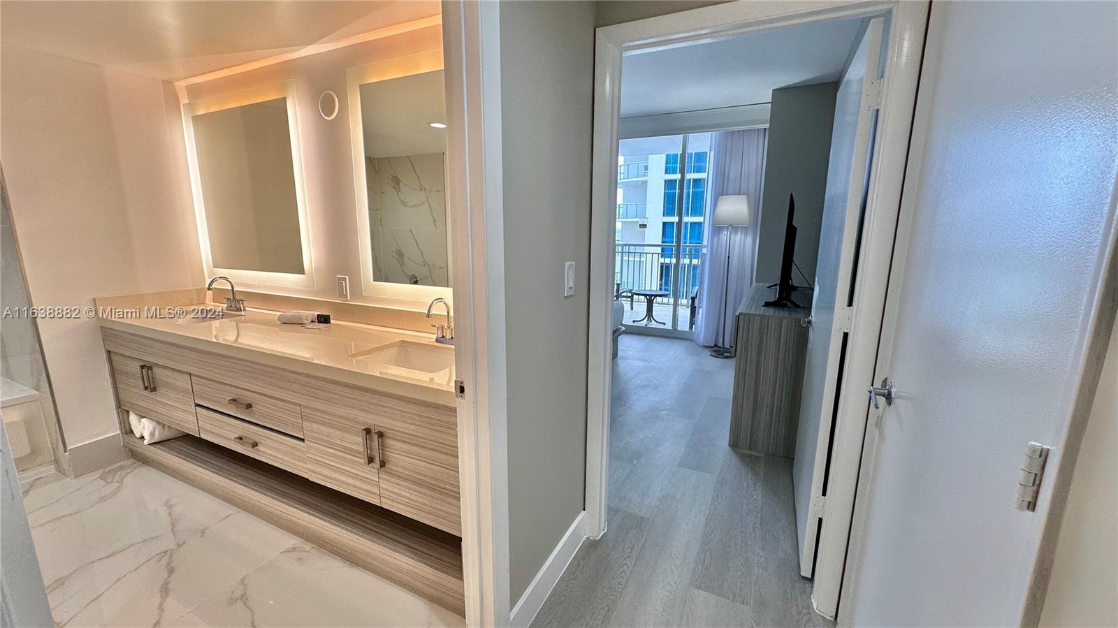 17375 Collins Ave # 2003