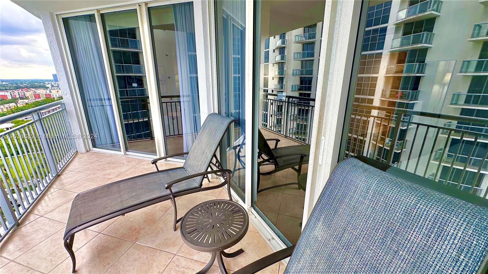 17375 Collins Ave # 2003