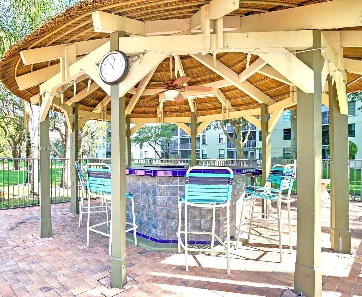 2205 S Cypress Bend Dr # 203