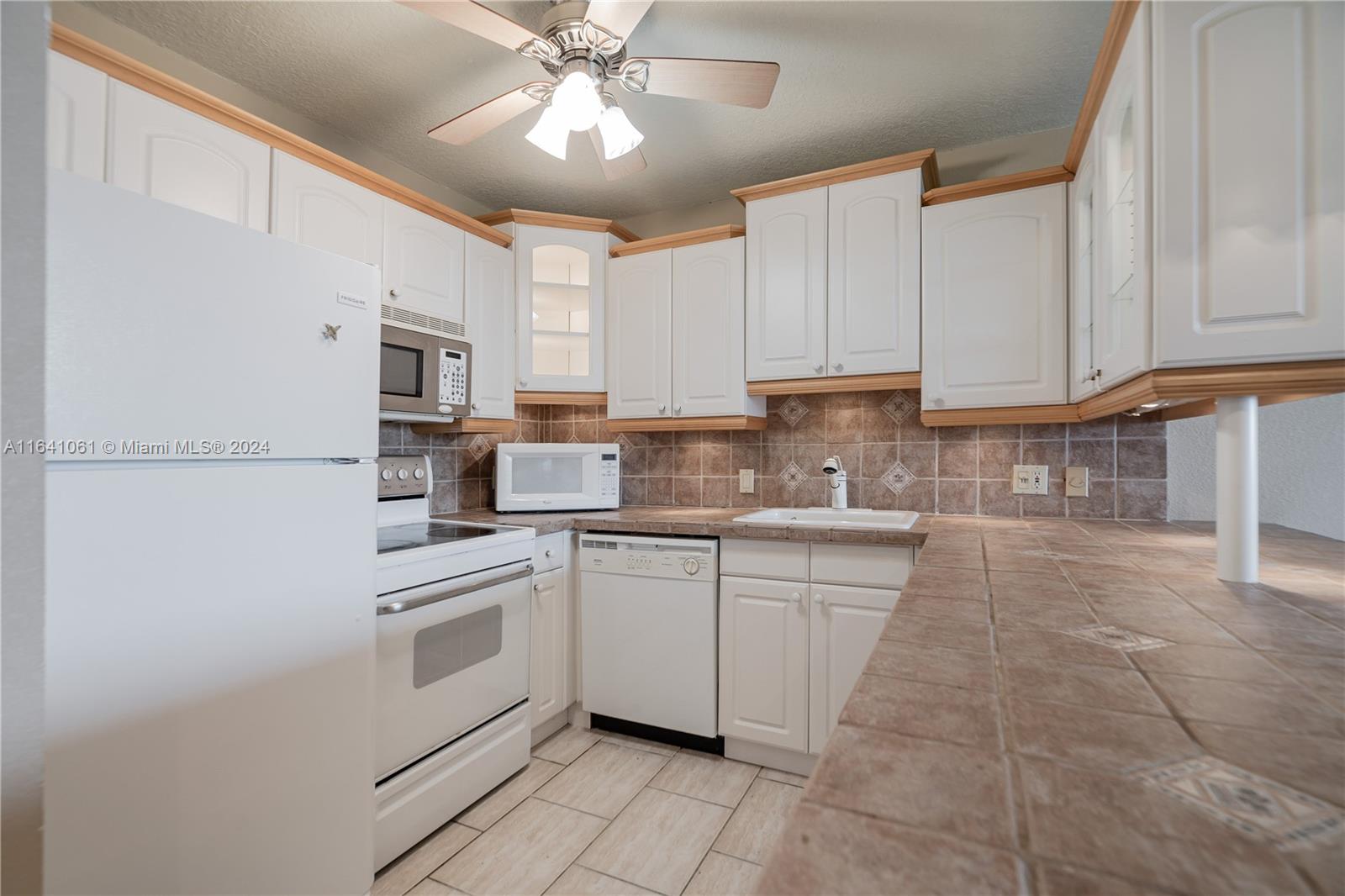 3401 N Country Club Dr # 703