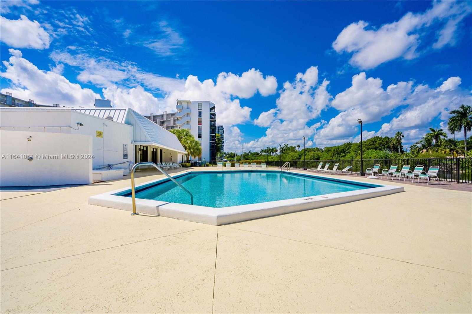 3401 N Country Club Dr # 703