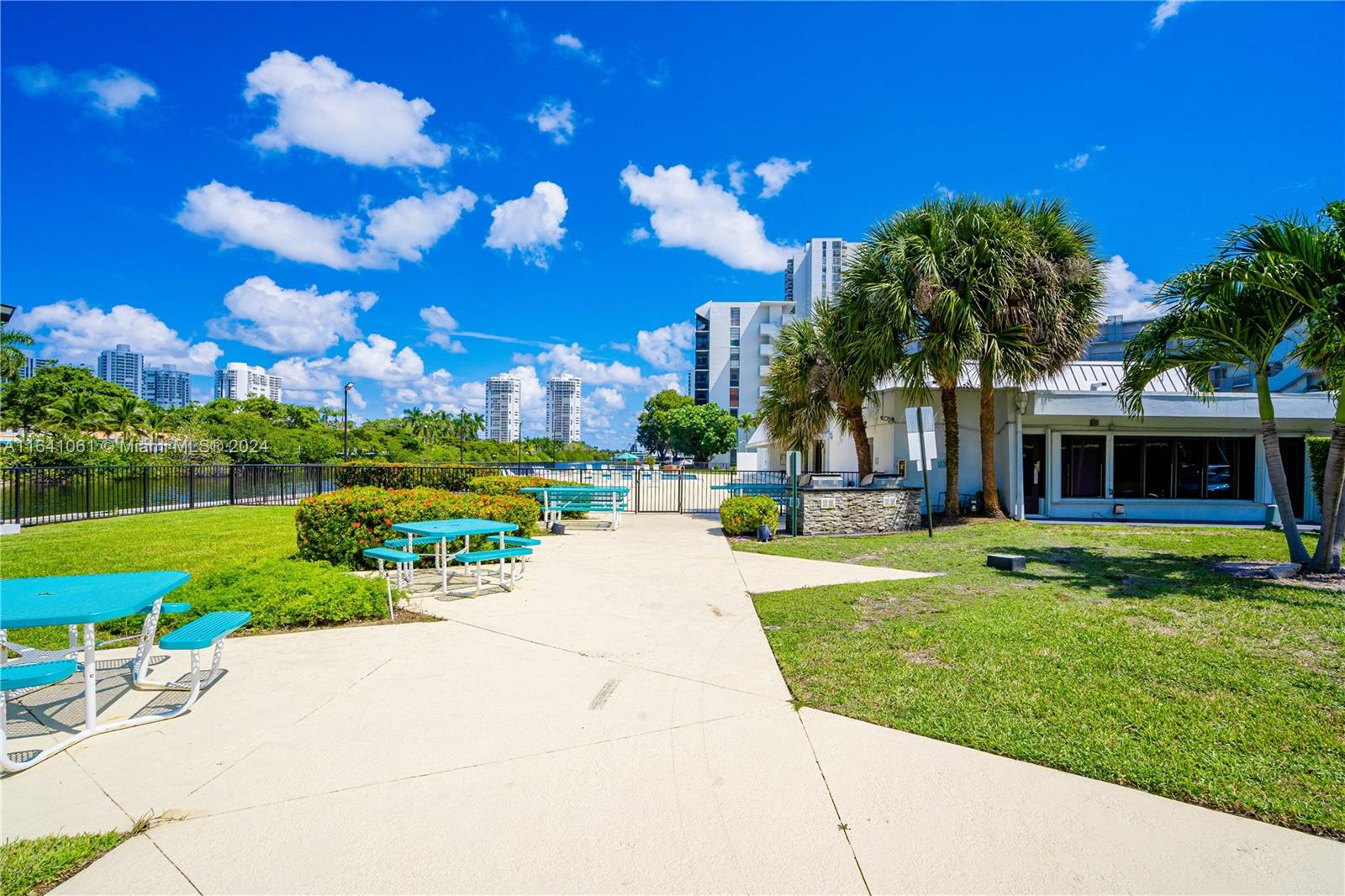 3401 N Country Club Dr # 703
