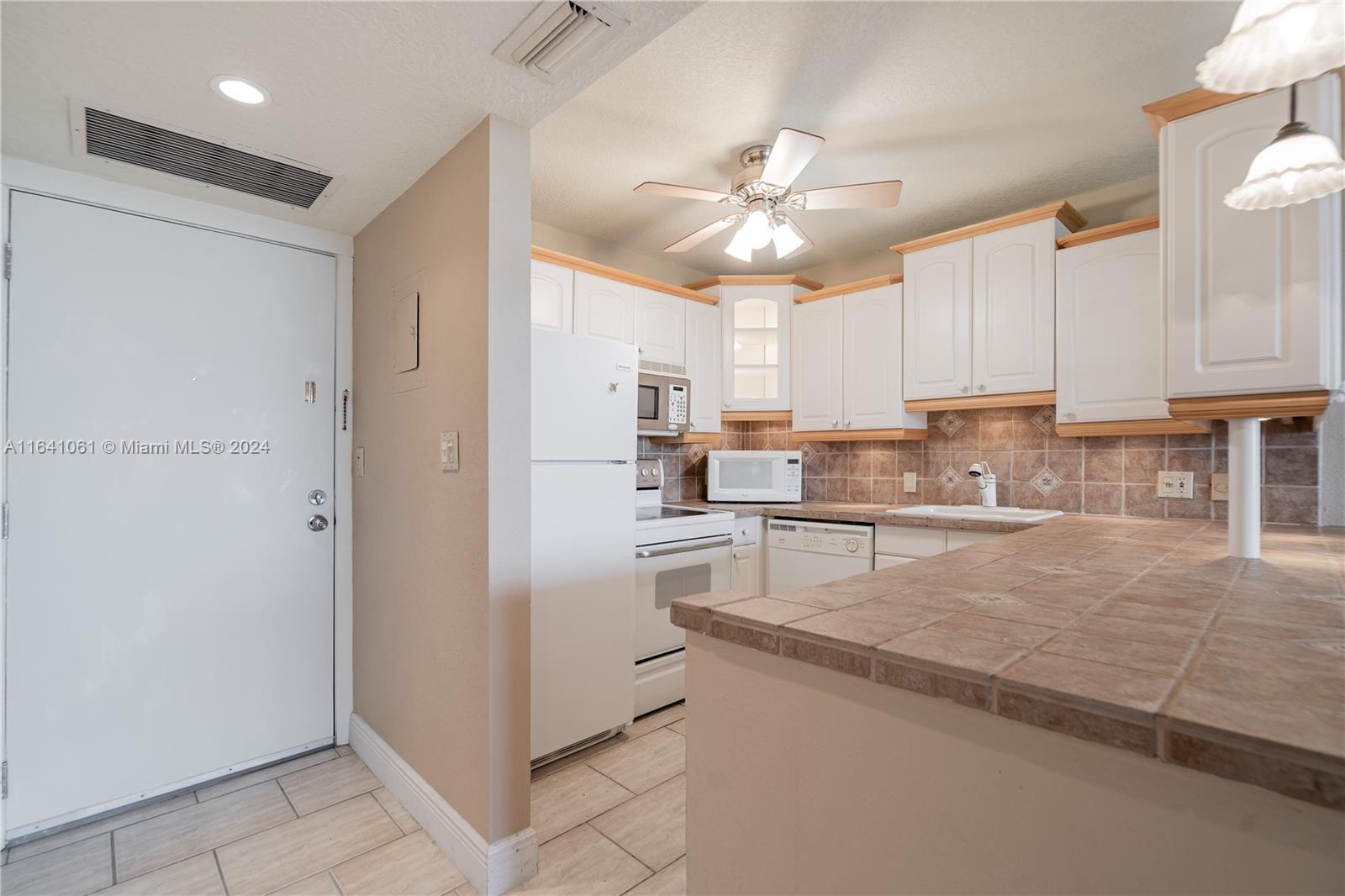 3401 N Country Club Dr # 703