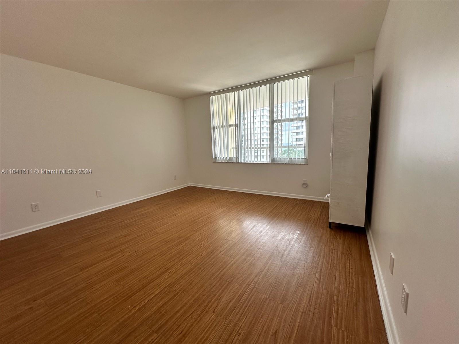 5600 Collins Ave # 7A