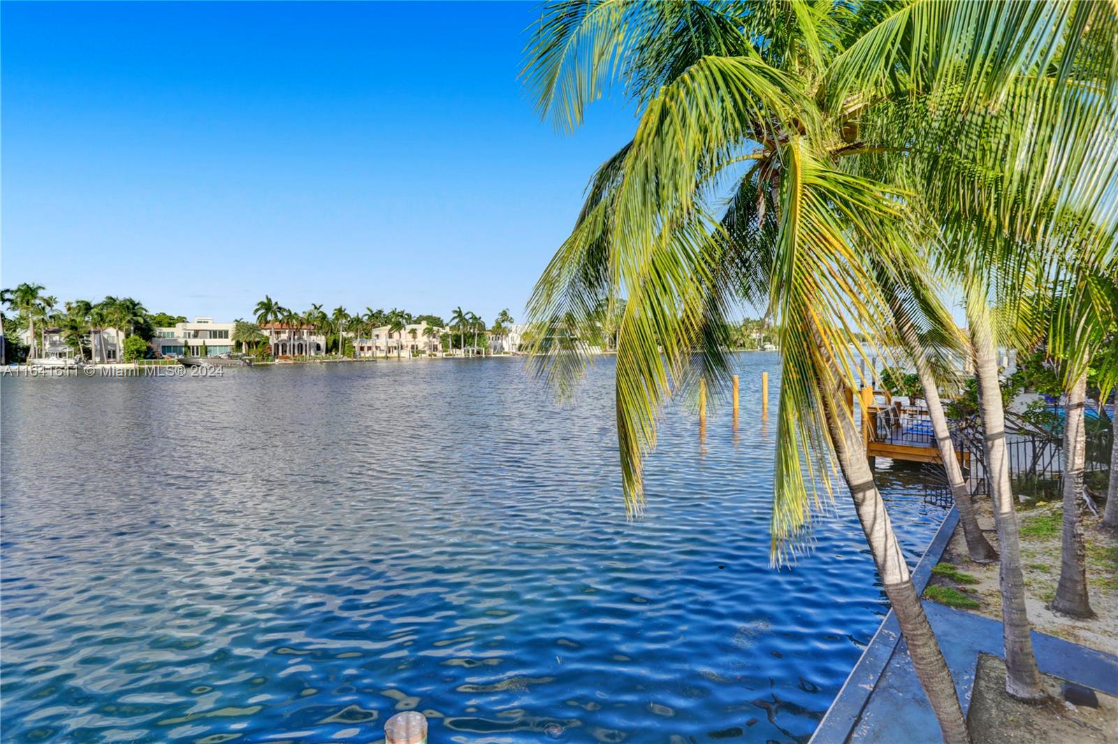 5600 Collins Ave # 7A