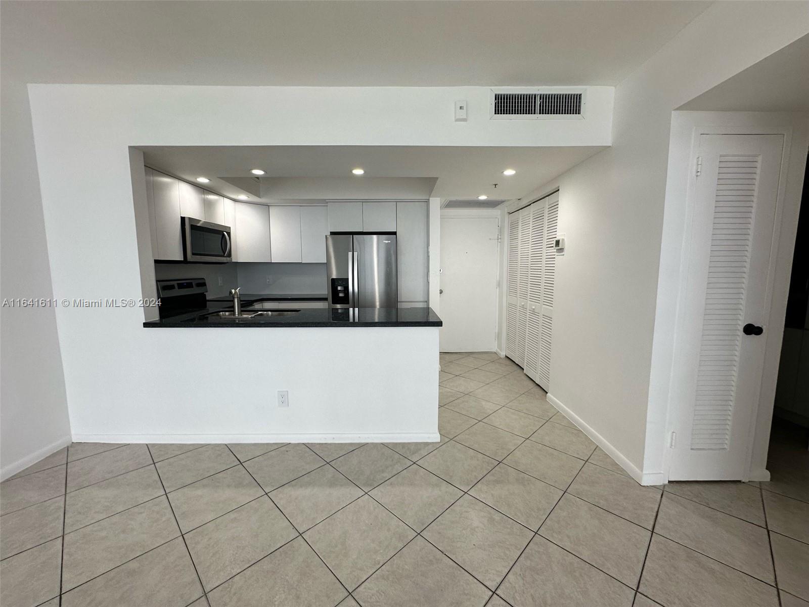 5600 Collins Ave # 7A