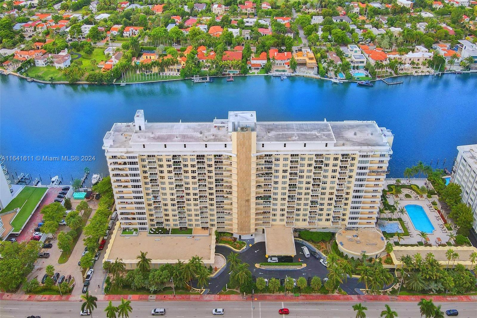 5600 Collins Ave # 7A