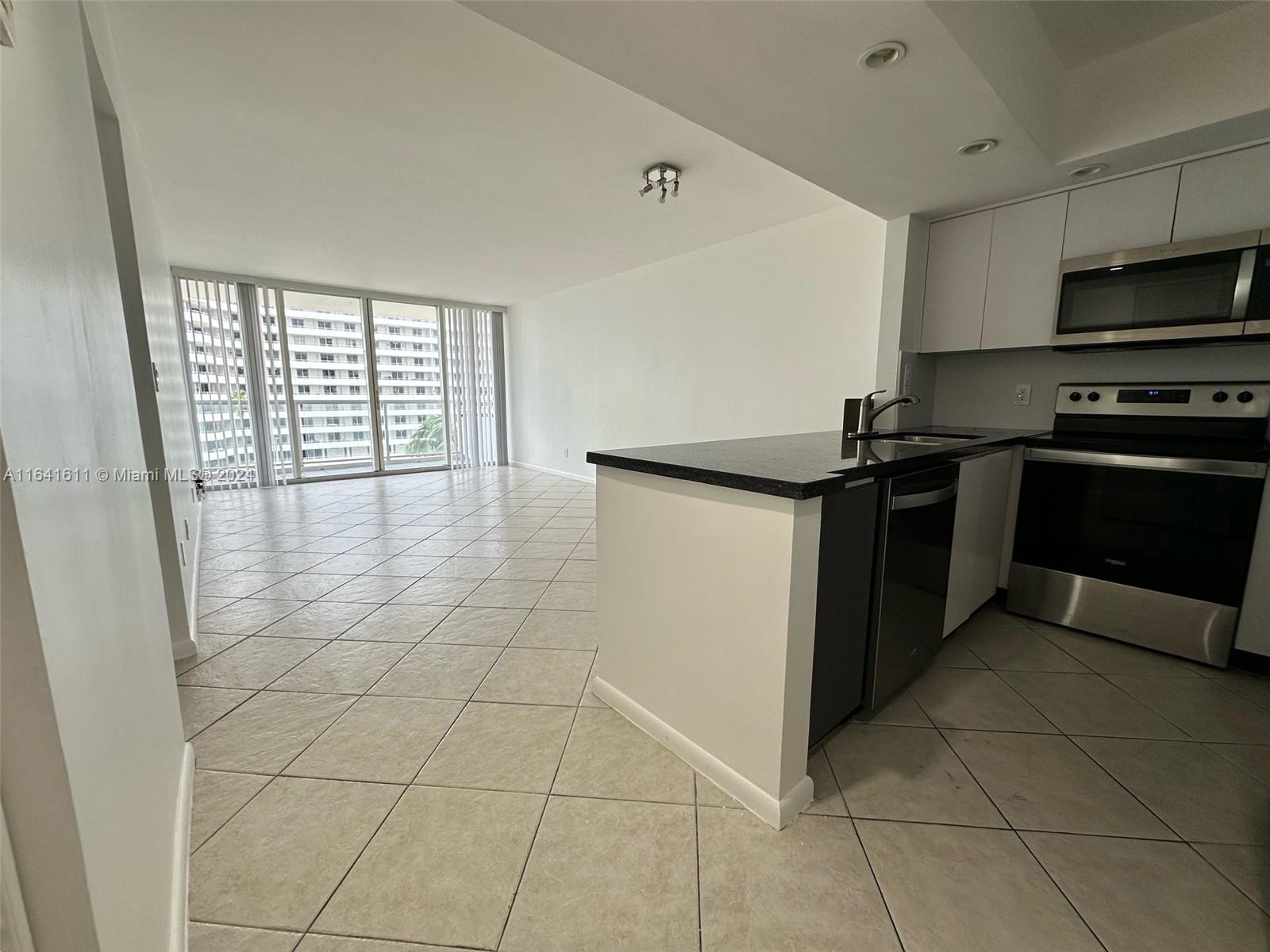 5600 Collins Ave # 7A