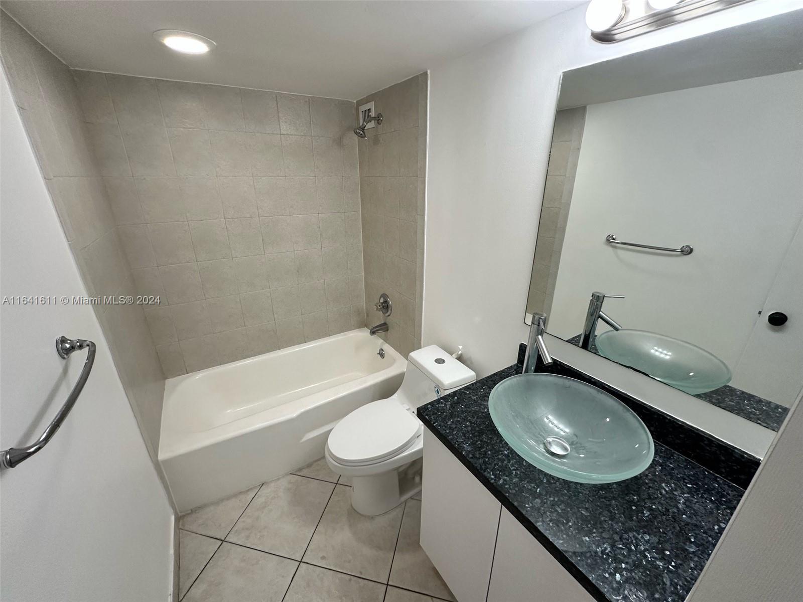 5600 Collins Ave # 7A