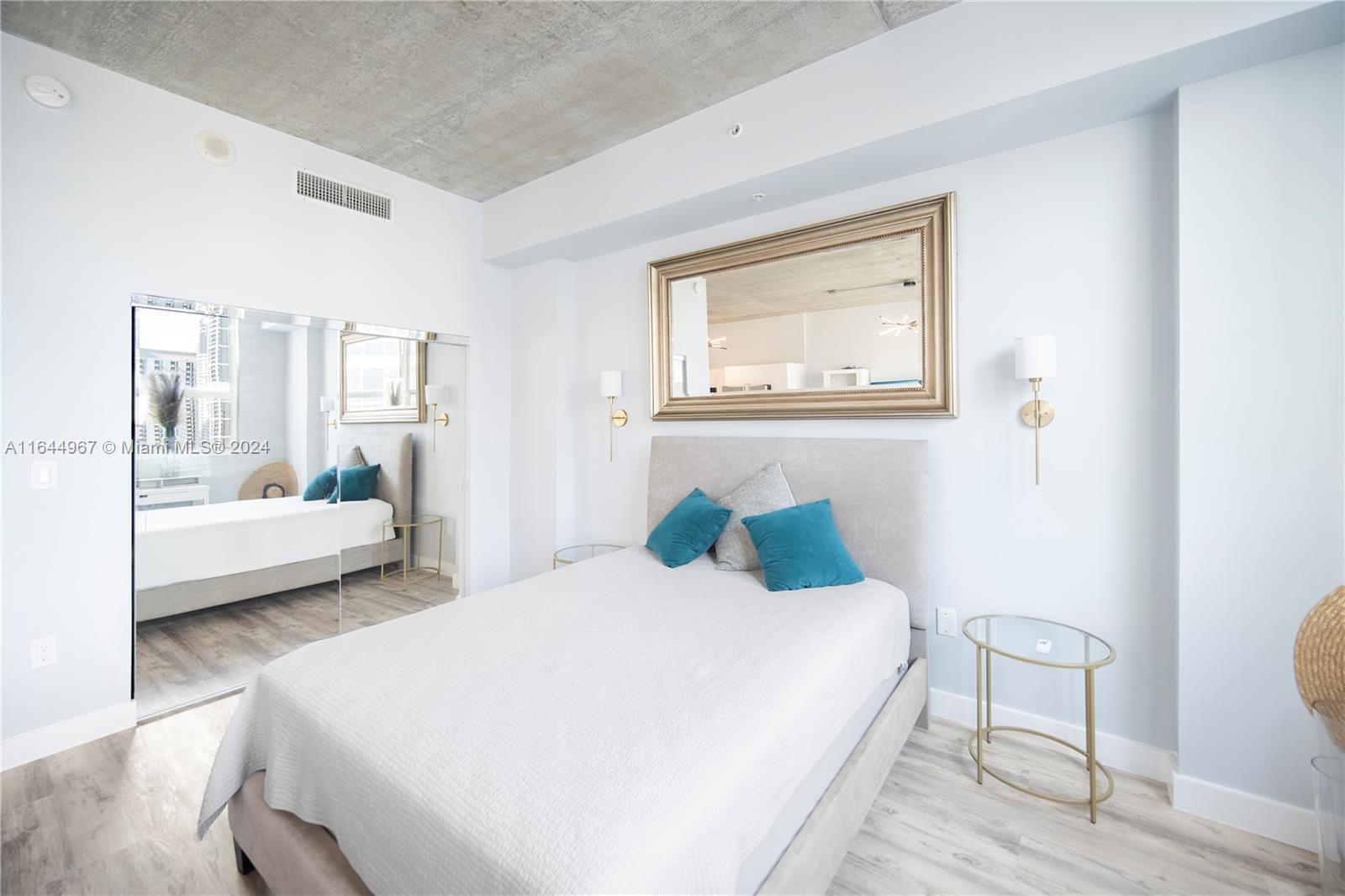 133 NE 2nd Ave # 2903