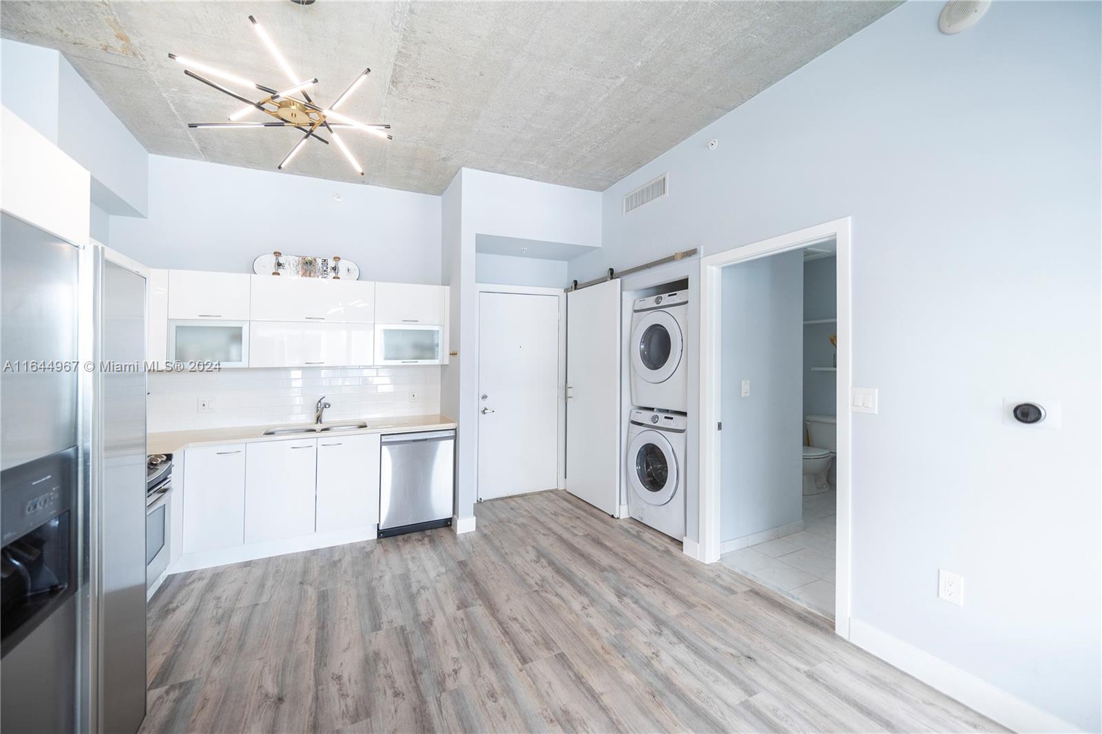 133 NE 2nd Ave # 2903
