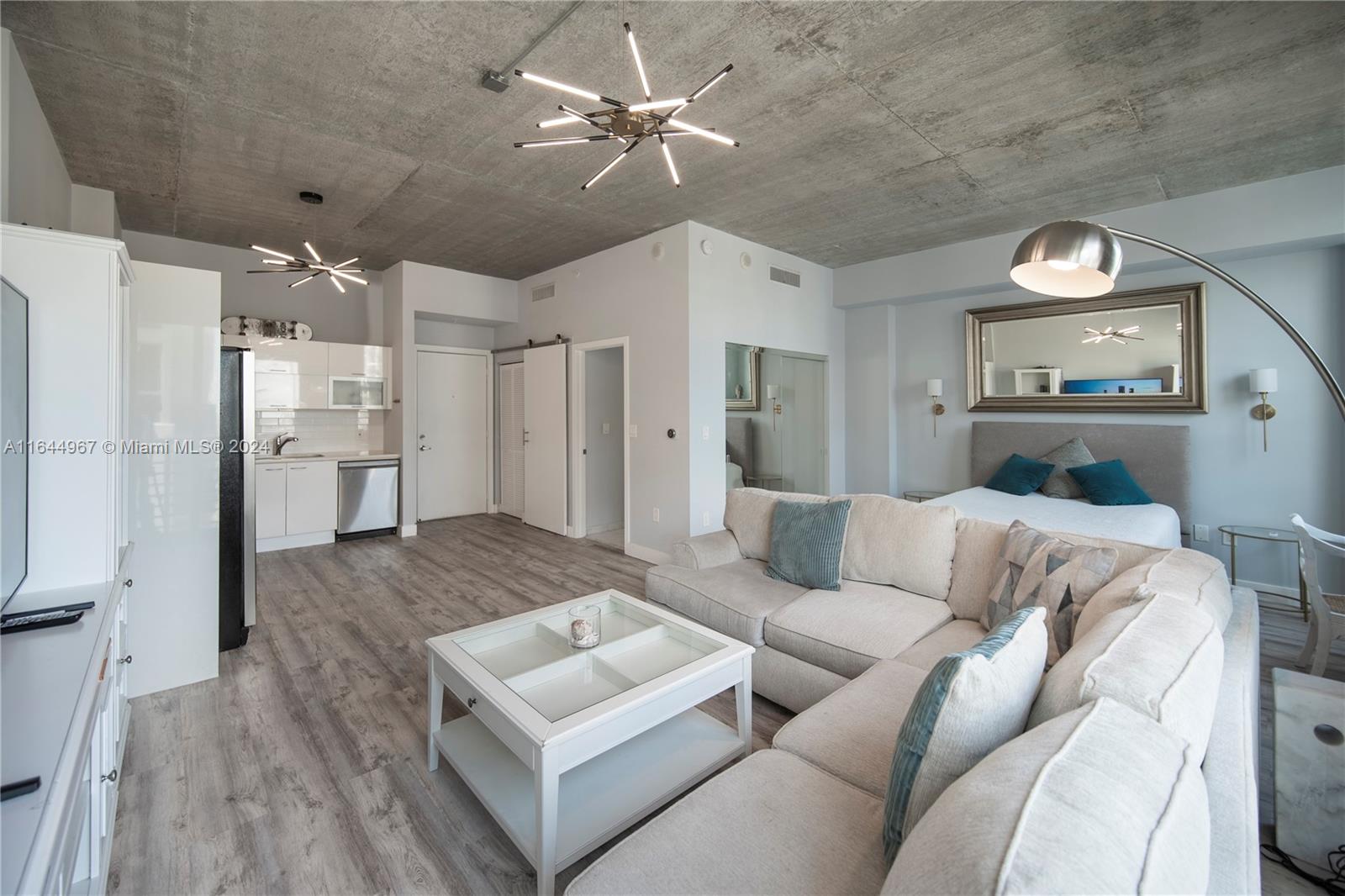133 NE 2nd Ave # 2903