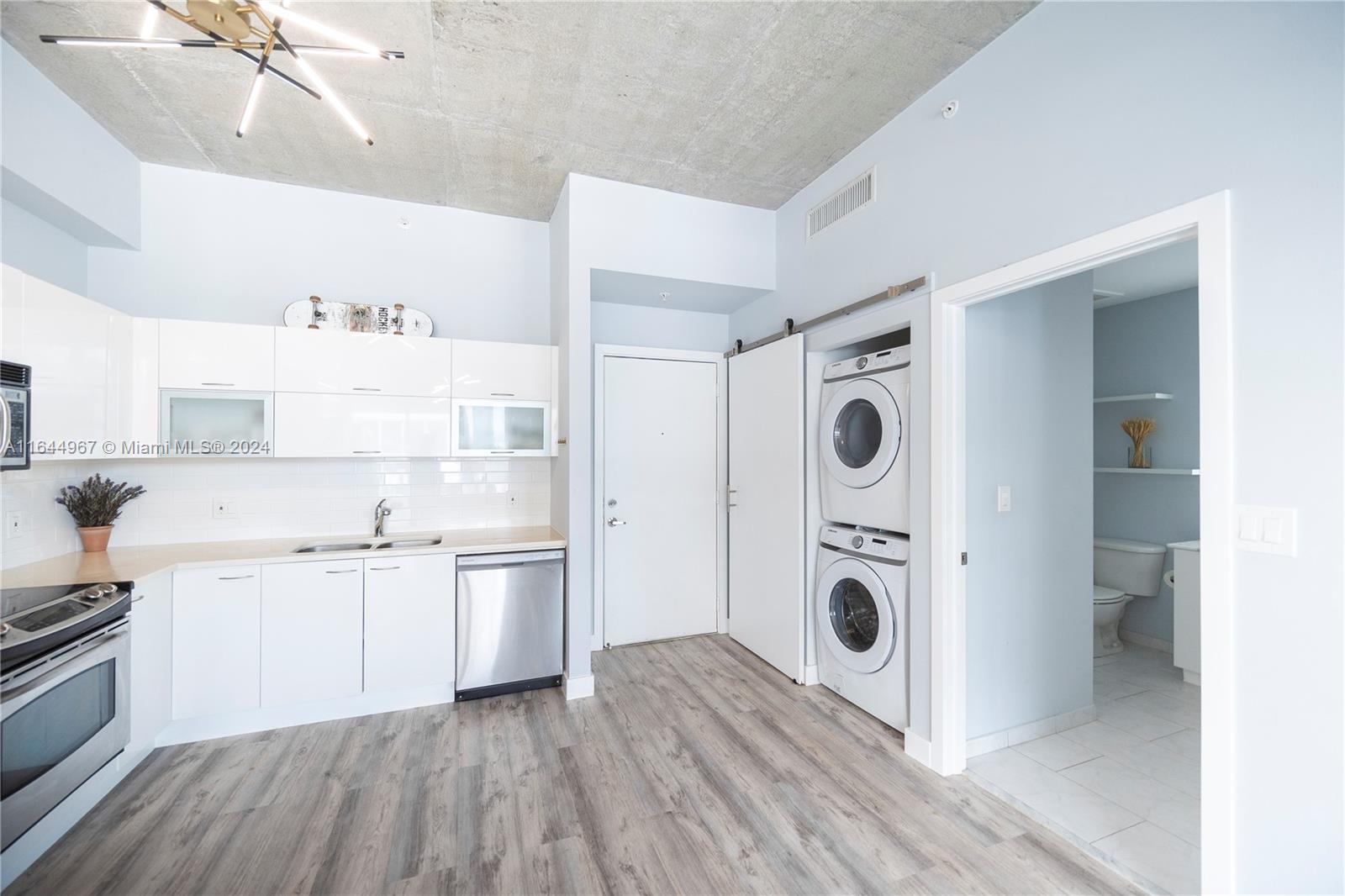 133 NE 2nd Ave # 2903
