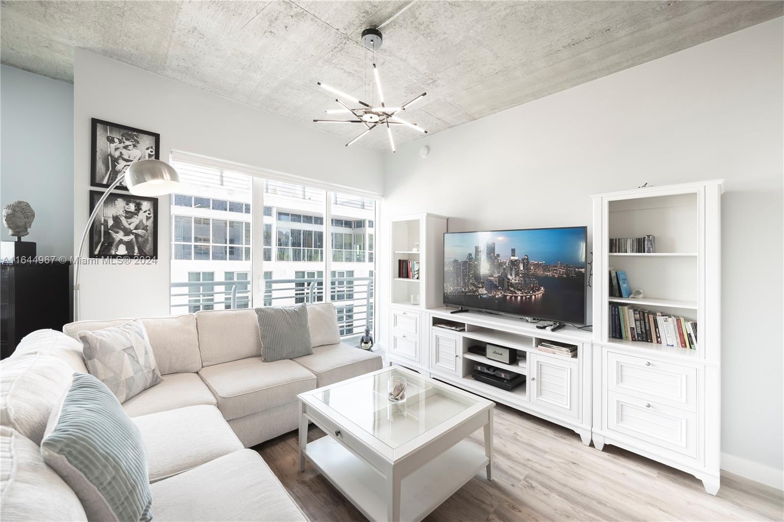 133 NE 2nd Ave # 2903