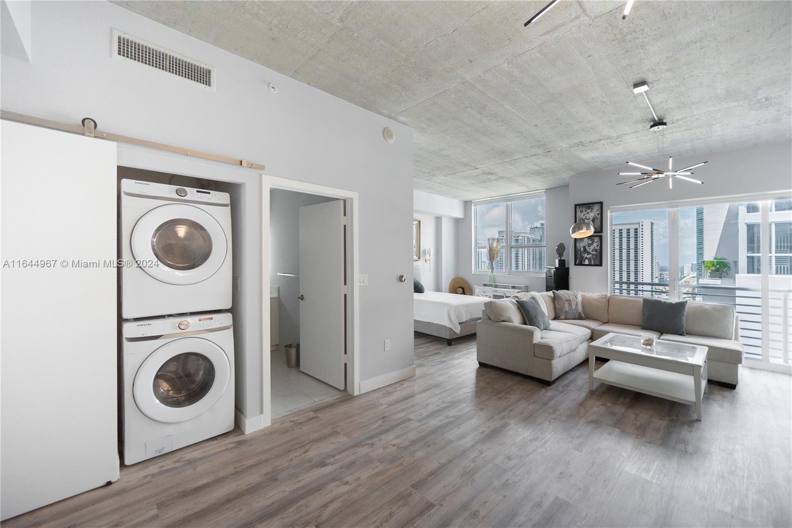 133 NE 2nd Ave # 2903