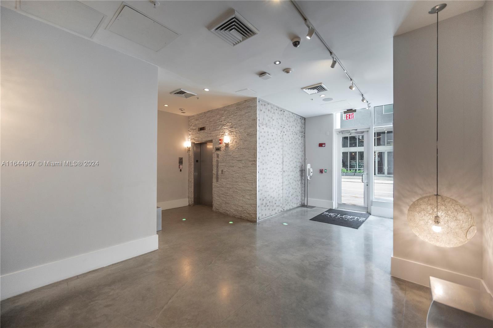 133 NE 2nd Ave # 2903
