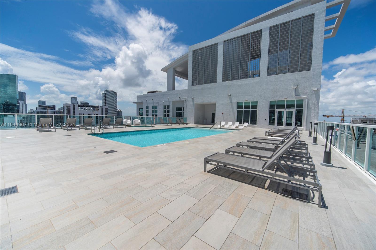 133 NE 2nd Ave # 2903