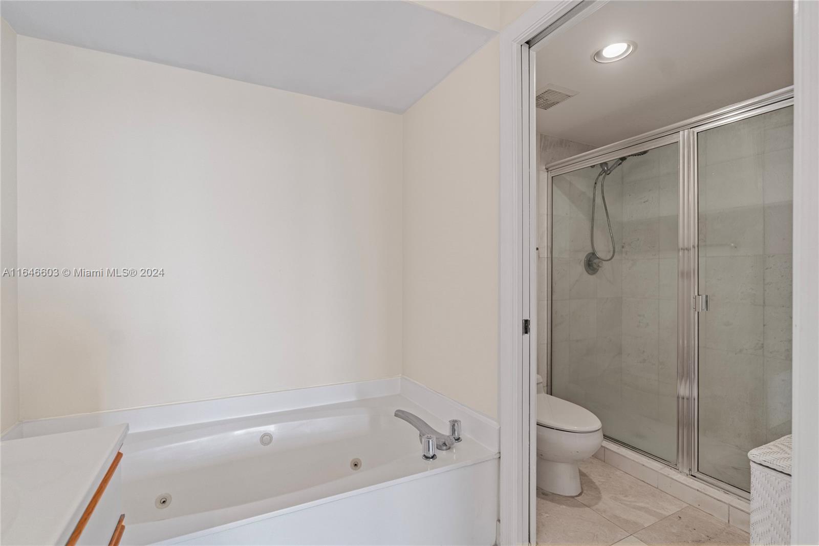 3530 Mystic Pointe Dr # 2904
