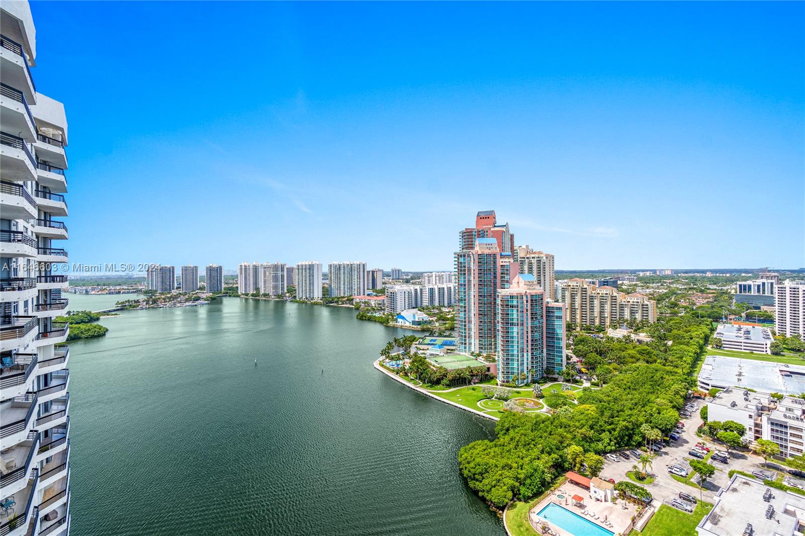 3530 Mystic Pointe Dr # 2904