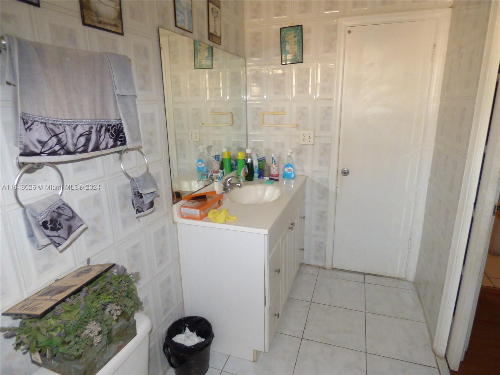 4260 NW 22nd St