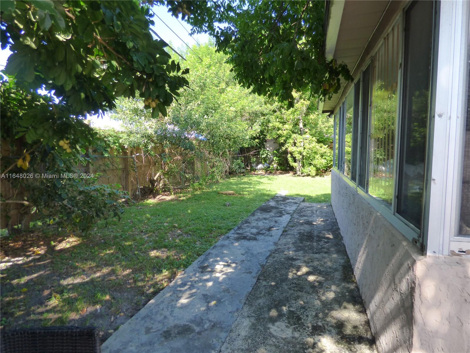 4260 NW 22nd St