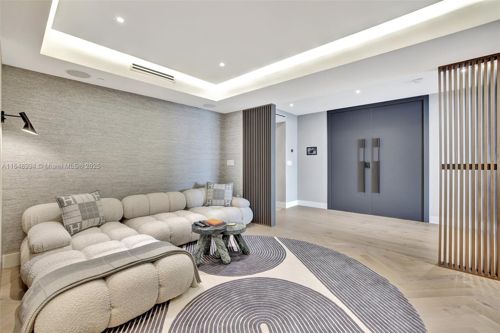 20201 E Country Club Dr # 1604