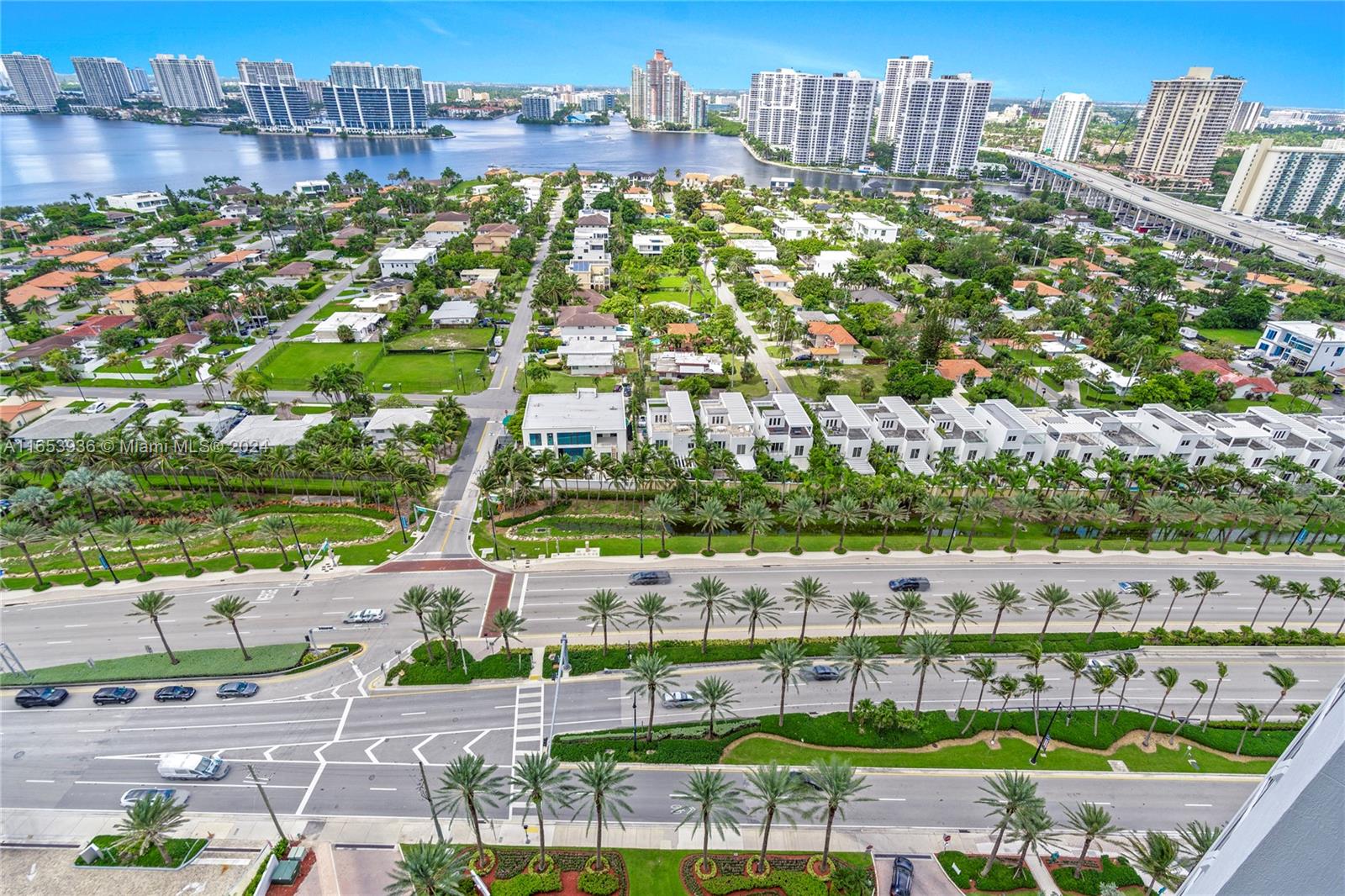18911 Collins Ave # 2704