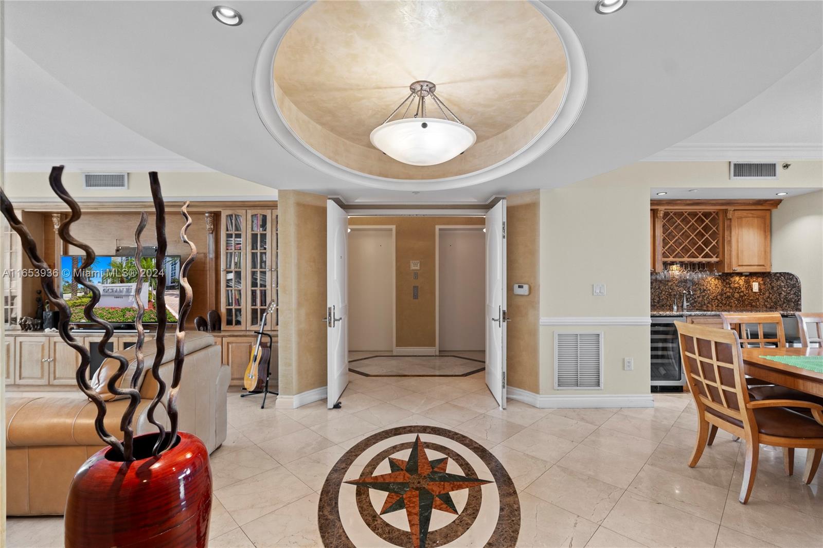 18911 Collins Ave # 2704