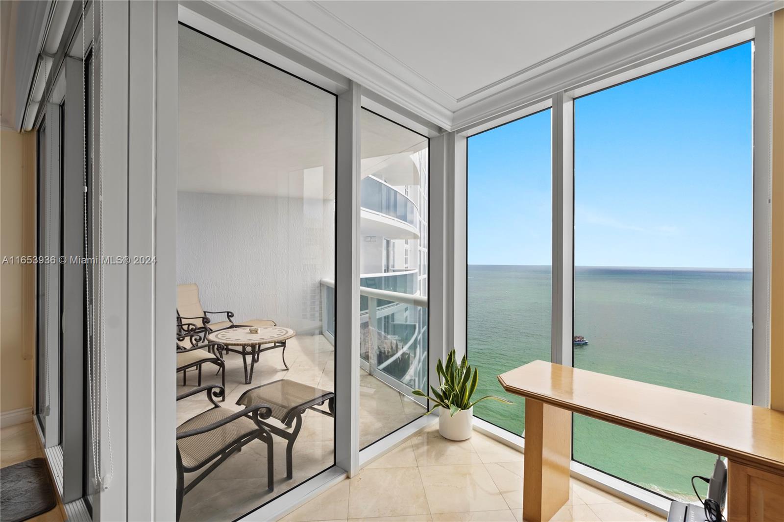 18911 Collins Ave # 2704