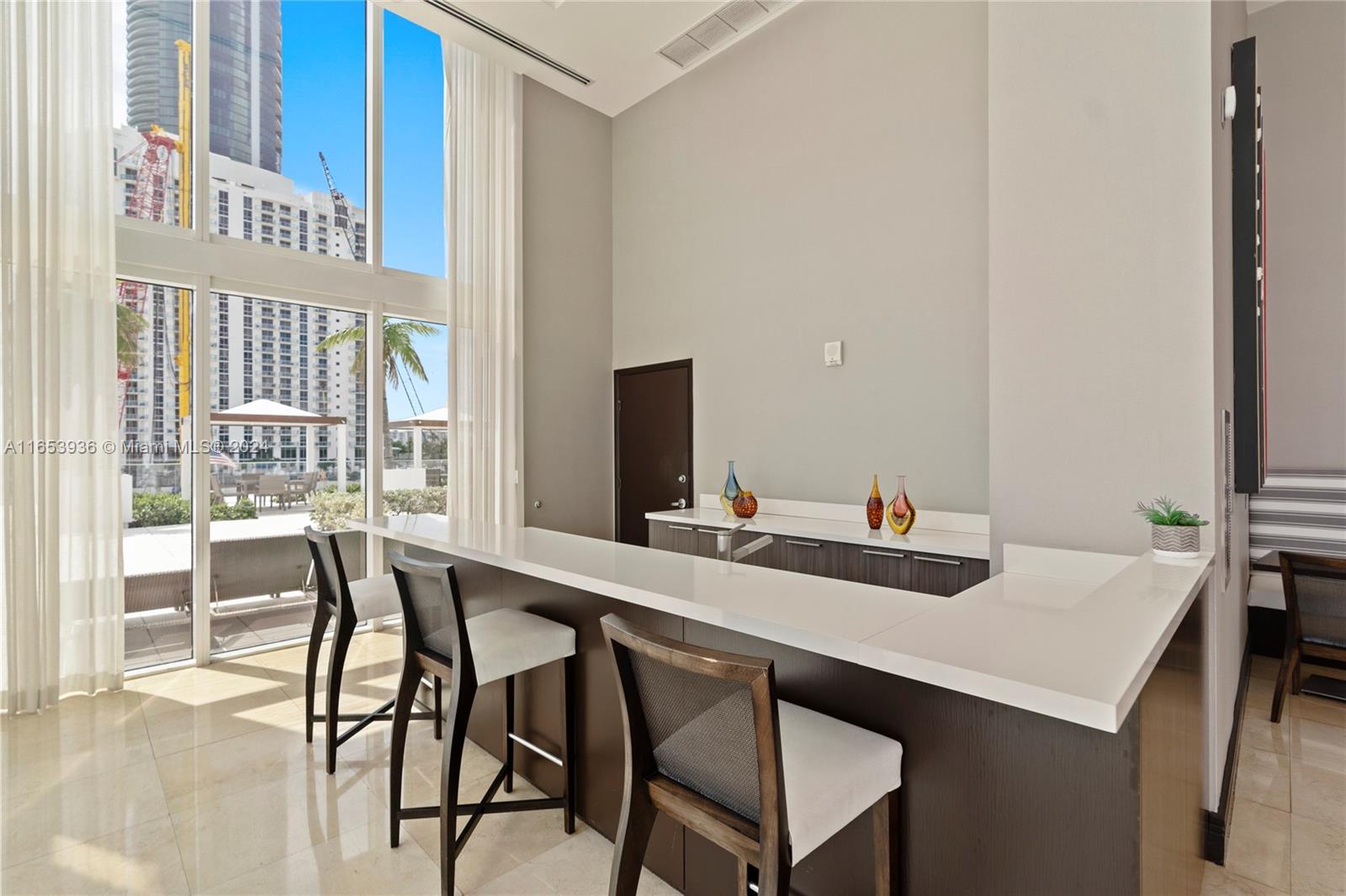 18911 Collins Ave # 2704