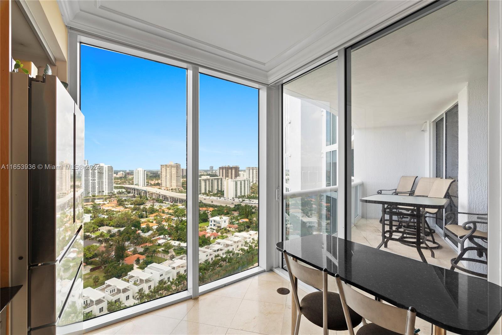18911 Collins Ave # 2704