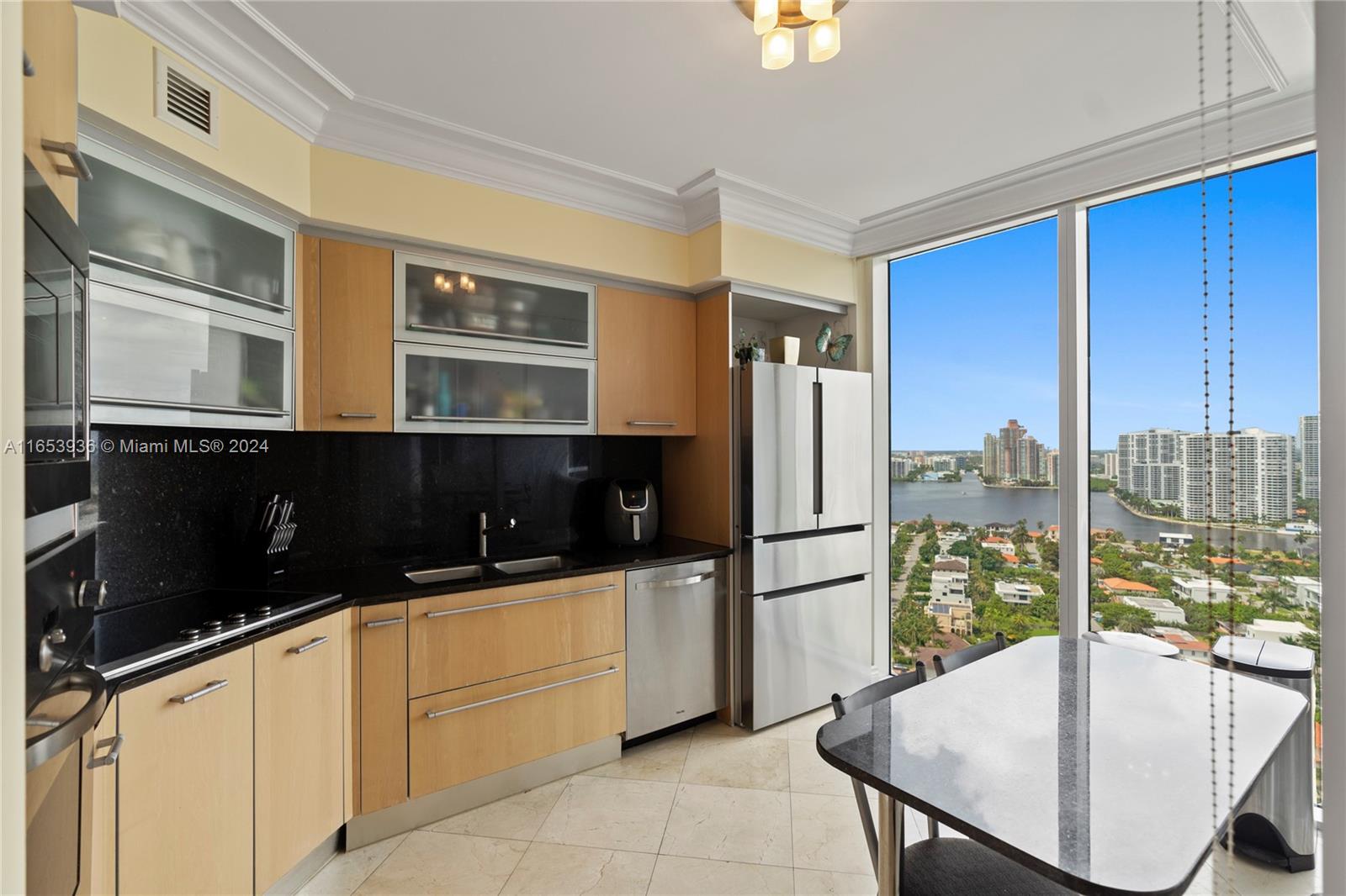 18911 Collins Ave # 2704