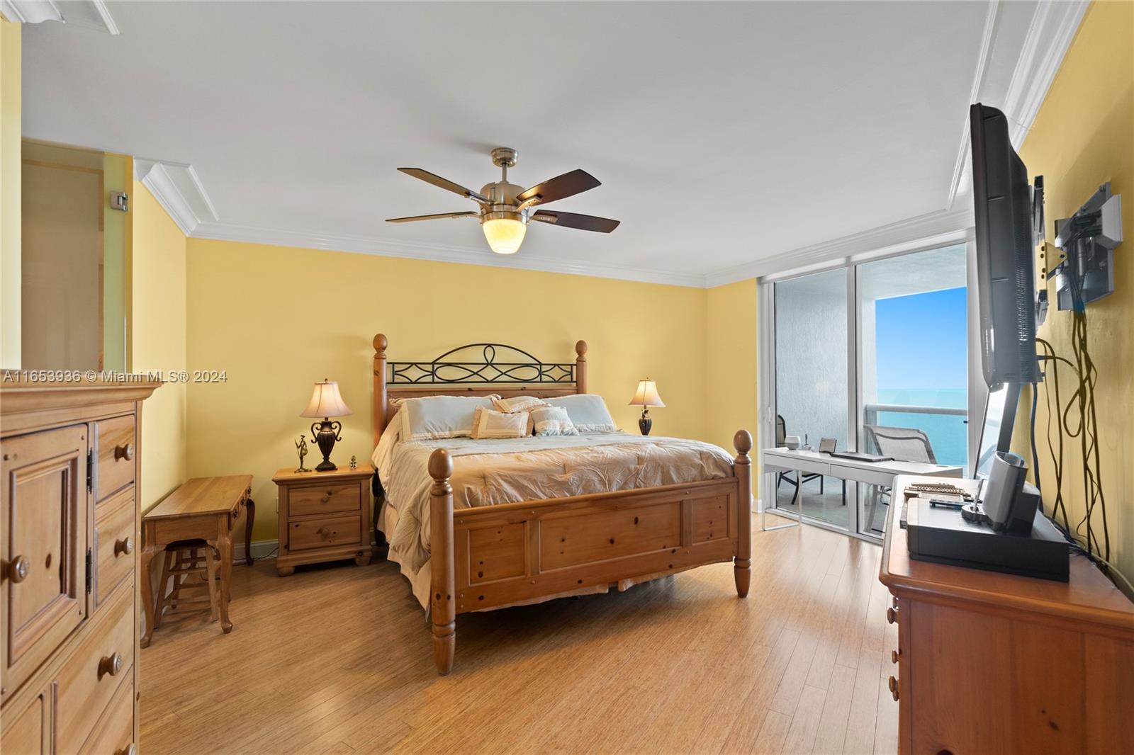 18911 Collins Ave # 2704