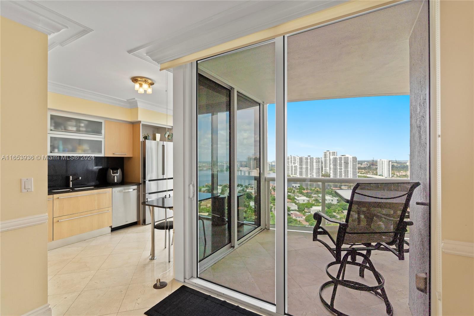 18911 Collins Ave # 2704