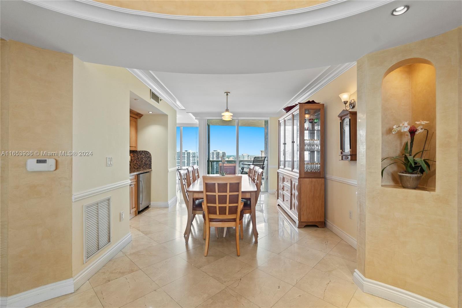 18911 Collins Ave # 2704