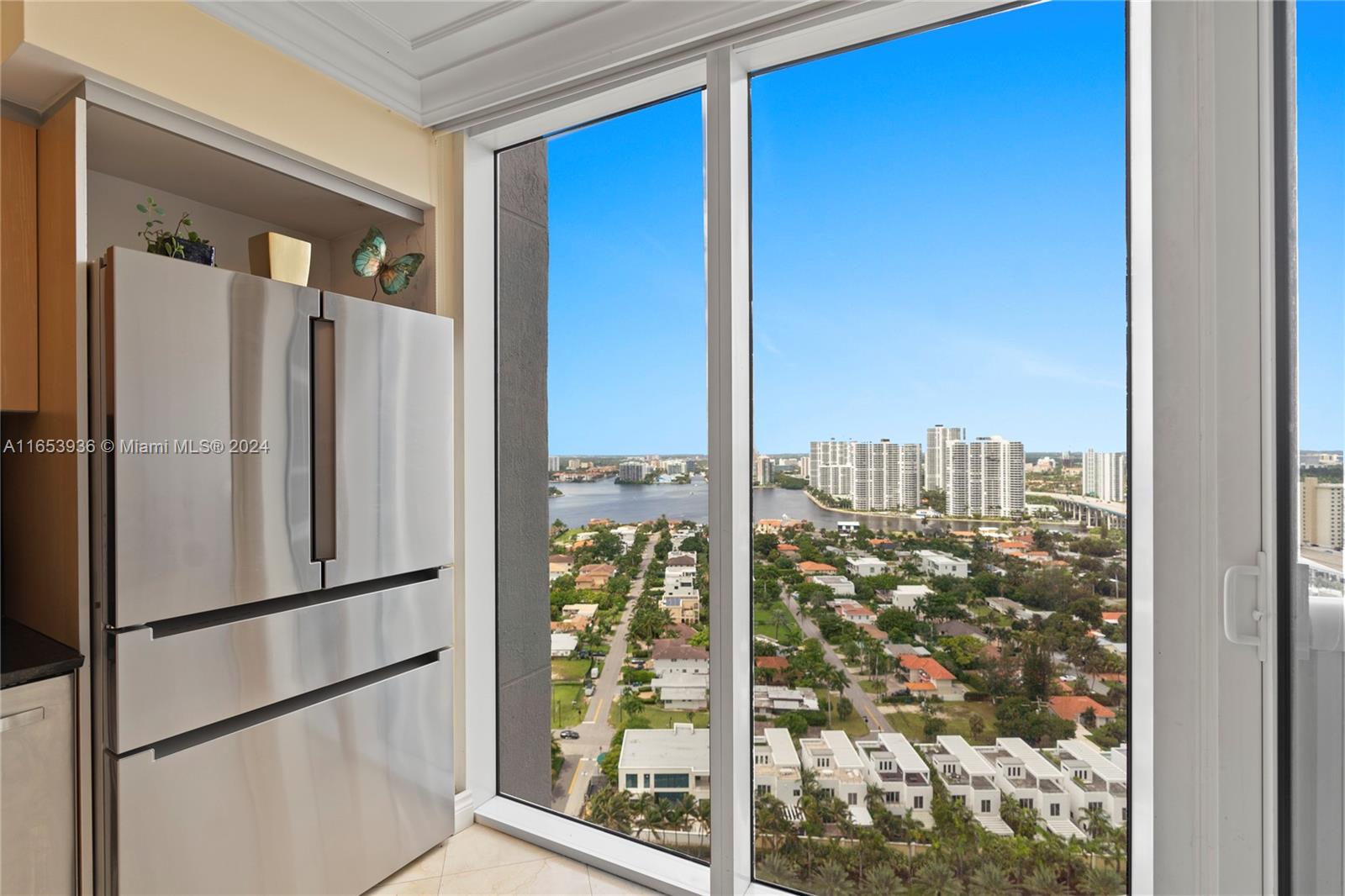 18911 Collins Ave # 2704