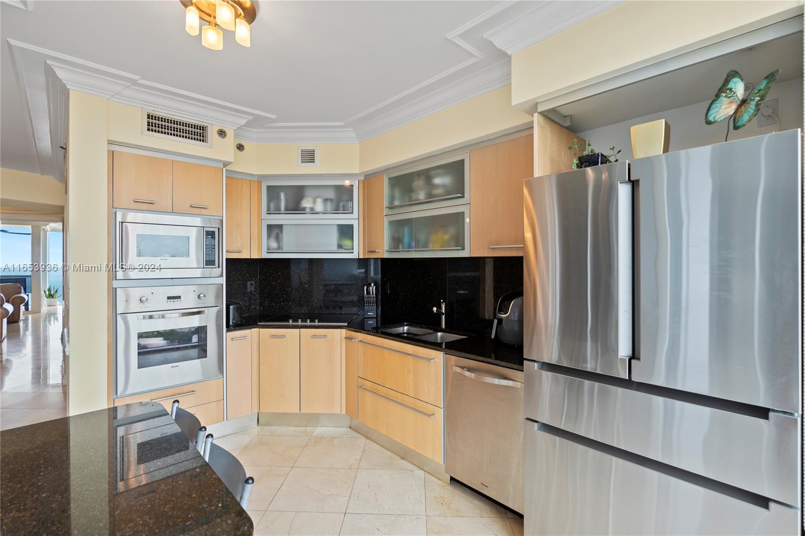 18911 Collins Ave # 2704