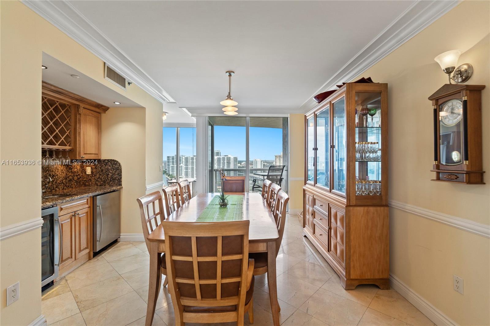 18911 Collins Ave # 2704
